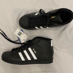 ADIDAS PRO MODEL (BRAND NEW TAGS ATTACHED)